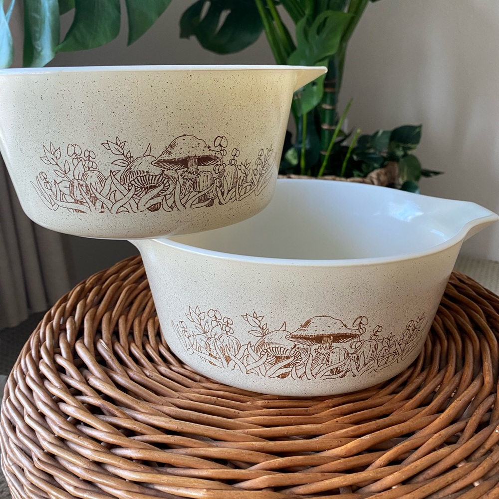 Vintage Pyrex Mixing Bowl mushrooms